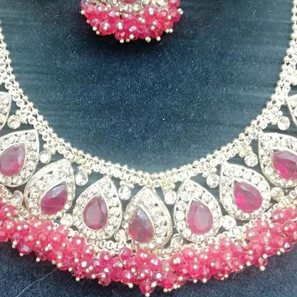 Traditional Indian Style Bridal Jewelry Set - Picture 6 of 6